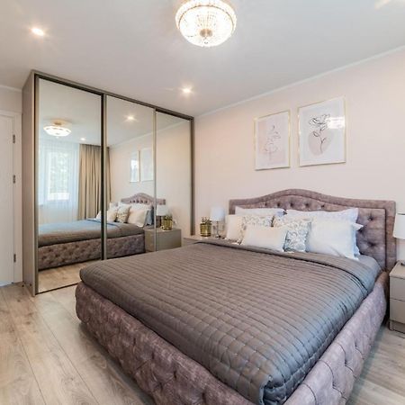 E.D. Luxury Apartaments Šiauliai Exteriör bild