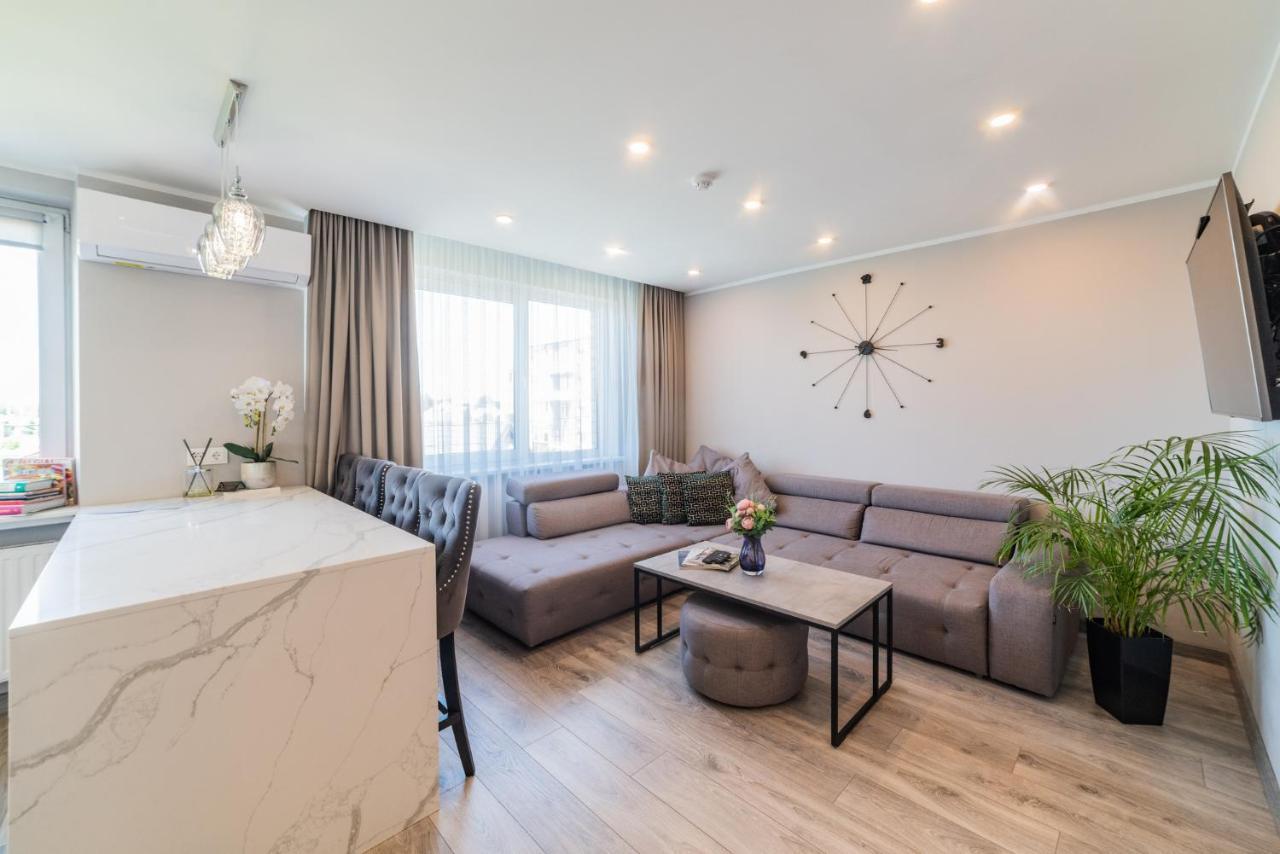 E.D. Luxury Apartaments Šiauliai Exteriör bild