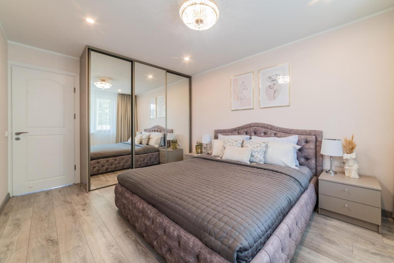 E.D. Luxury Apartaments Šiauliai Exteriör bild